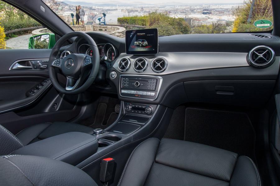 Торпедо Mercedes-Benz GLA200 d 4Matic 2017 года  (WW) (фото 13 из 13)
